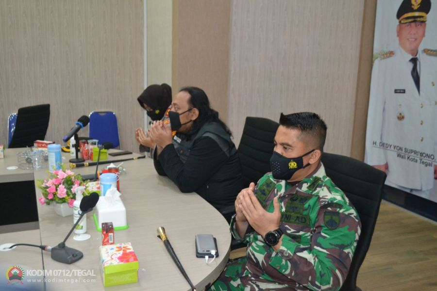 Dandim 0712/Tegal Ikuti Acara #Prayfromhome, Doa Bersama Lintas Agama Secara Virtual