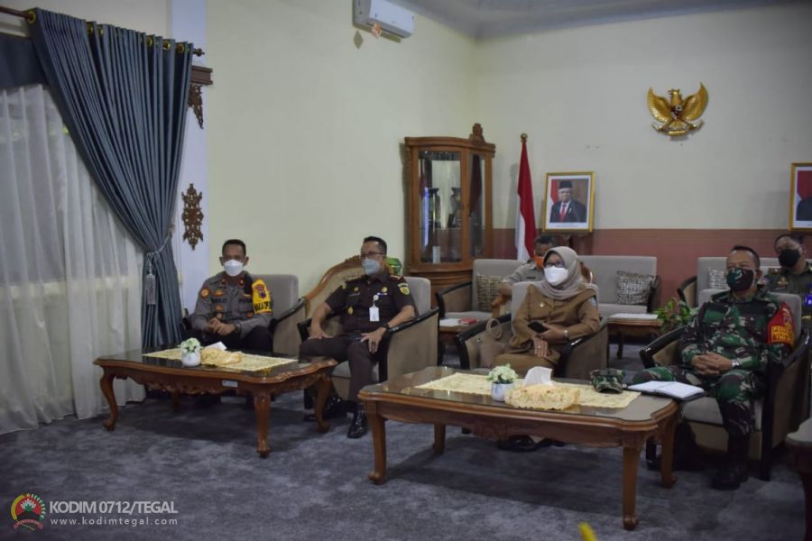 Kasdim 0712/Tegal Ikuti Konferensi Video Pengarahan Gubernur Jawa Tengah