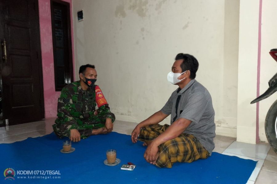 Wujud Keakraban Babinsa Kodim 0712/Tegal Dengan Warga Binaan Untuk Melaksanakan Komsos
