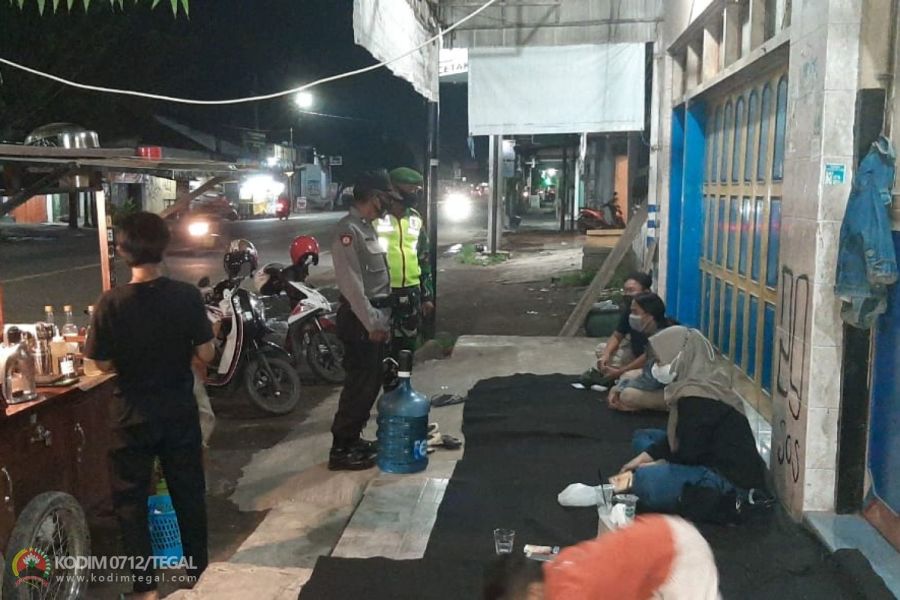 Menekan Angka Penularan Covid 19, Personel Koramil 10/Dukuhturi Gelar Gakplin Prokes.