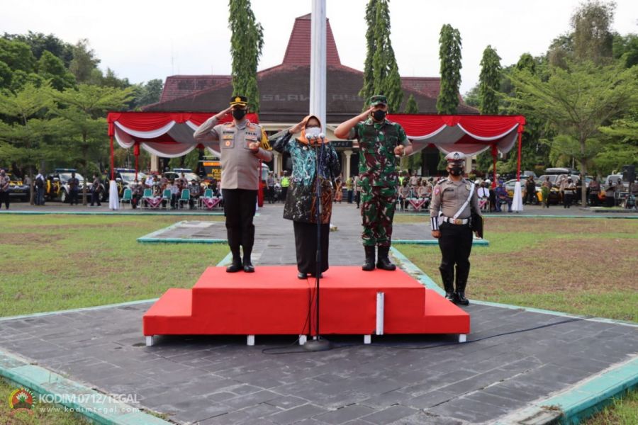 Hadapi Nataru, Bupati Tegal pimpin Apel Gelar Pasukan