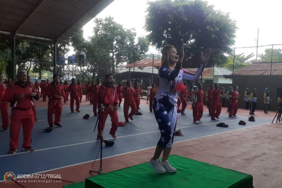 Kodim 0712/Tegal Jaga Kebugaran Dengan Senam Pagi Bersama di Tengah Pandemi Covid-19