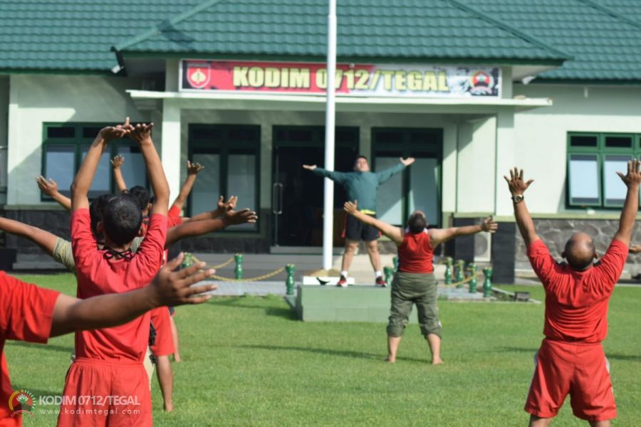 Jaga Imunitas Tubuh Prajurit, Dandim Tegal Pimpin Senam