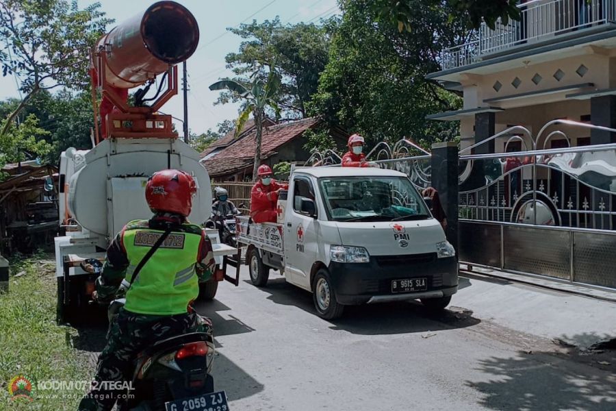 Zona Merah, Satgas Covid-19 Lakukan Penyemprotan Disinfektan