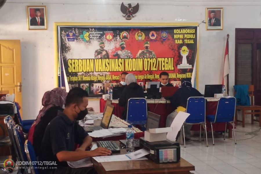 Dosis 1 & 2 Di Desa Tembok Banjaran Telah disuntikan Kepada Warga Melalui Serbuan Vaksinasi Kodim