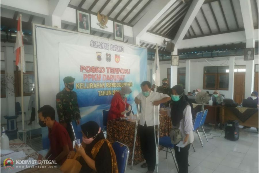 Berikan Rasa Aman Babinsa Randugunting Pantau Pelaksanaan Vaksinasi