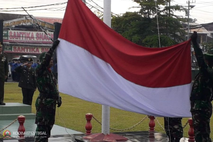 Dalam rangka Memperingati Hari Pahlawan 10 November 2022 Kodim 0712/Tegal Gelar Upacara Bendera