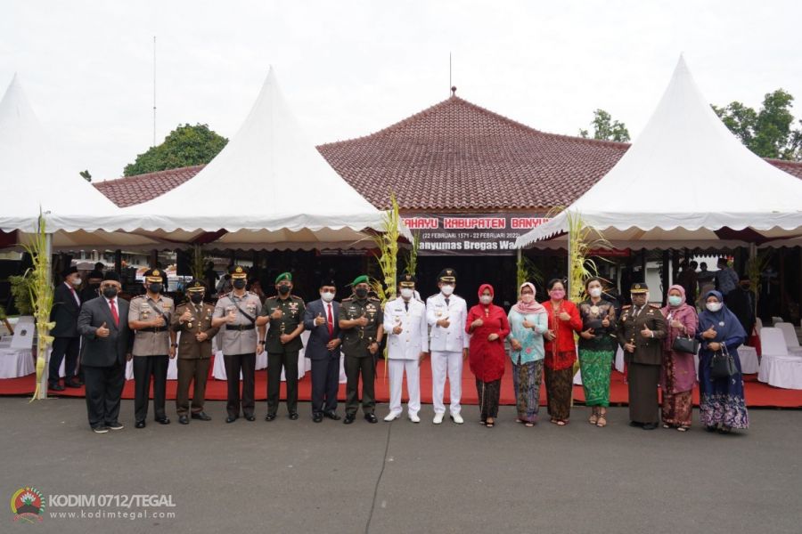 Danrem 071/Wijayakusuma Hadiri Upacara Hari Jadi Ke-451 Kab Banyumas.