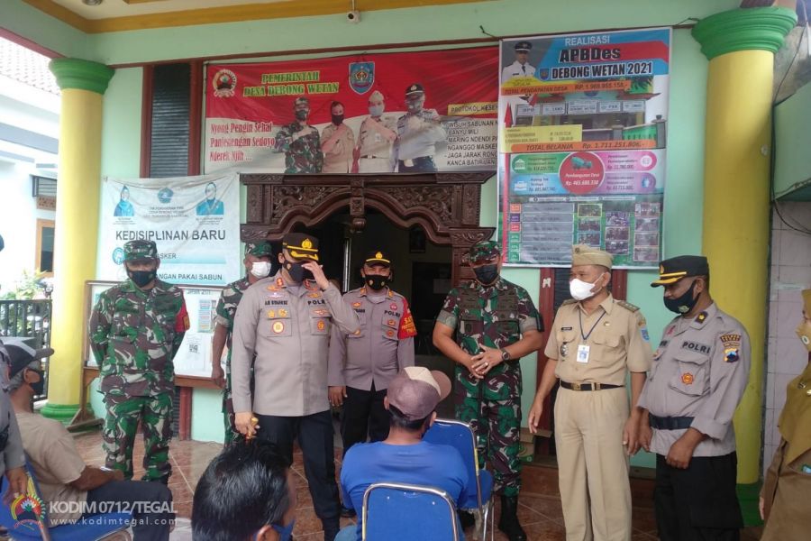 Dandim Tegal Bersama Kapolres Tegal Tinjau Pelaksanaan Vaksinasi di Wilayah Kecamatan Dukuhturi