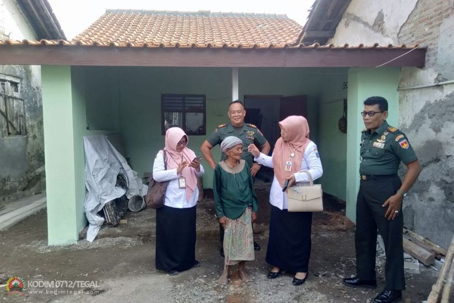 Kunjungan Plt  Kadinsos Kab. Tegal  Ke Lokasi RTLH  Kodim 0712/Tegal