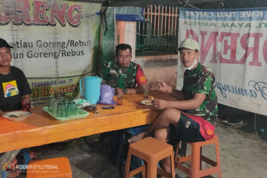 Tingkatkan Sinergitas Wilayah, Babinsa Koramil Lebaksiu Kodim 0712 Tegal Melaksanakan Komsos