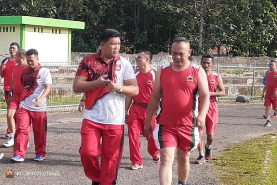 Olahraga Bersama, Dandim Tegal Ingatkan Prajurit Untuk Menjaga Pola Hidup Sehat
