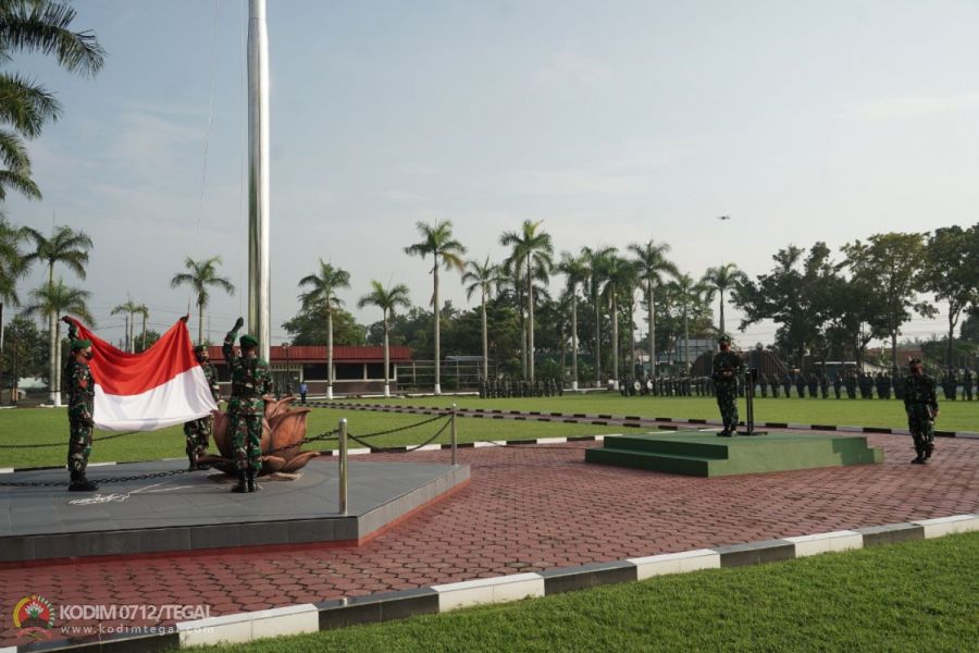 Tetap Prokes, Korem 071/Wijayakusuma Gelar Upacara Bulanan Awal Tahun 2022