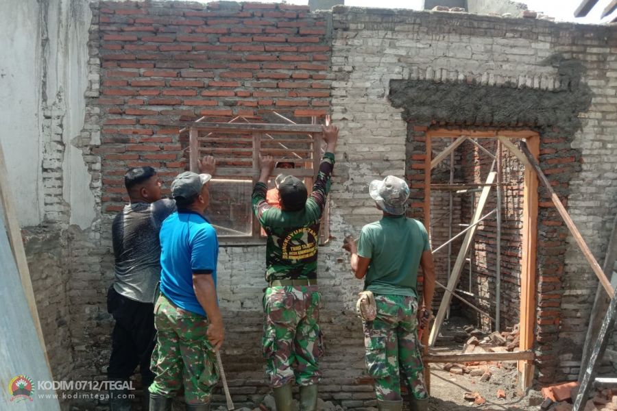 Program Babinsa Masuk Dapur, Kodim 0712/Tegal Renovasi Rumah Warga