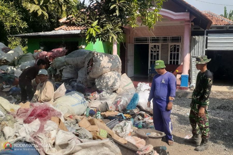 Akses Jalan Penghubung Jalan Raya dibangun TNI, Pengusaha Barang Bekas Ucapkan Terimakasih