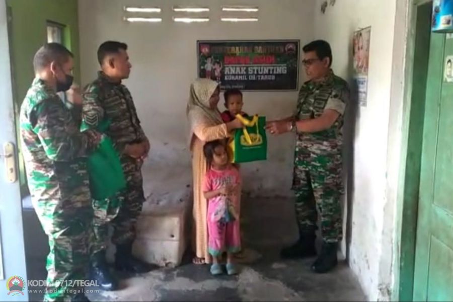 Danramil 09/Tarub Berikan Bantuan Penambah Gizi Anak Stunting