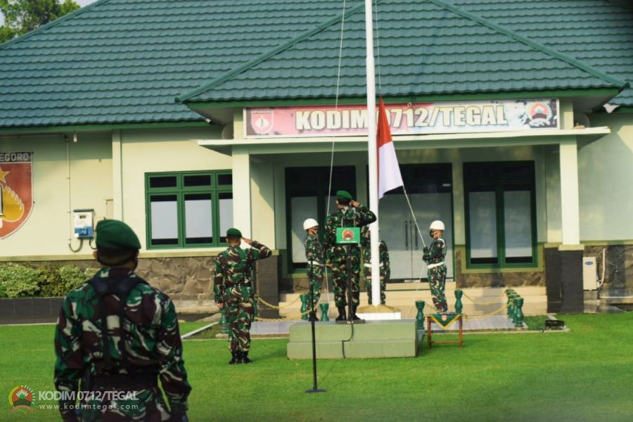 Kasdim 0712/Tegal Bacakan Amanat Tertulis Kasad Pada Upacara 17 an