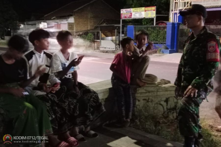 Wujudkan Situasi Kamtibmas Yang Kondusif, Babinsa Kodim 0712 Tegal Lakukan Patroli