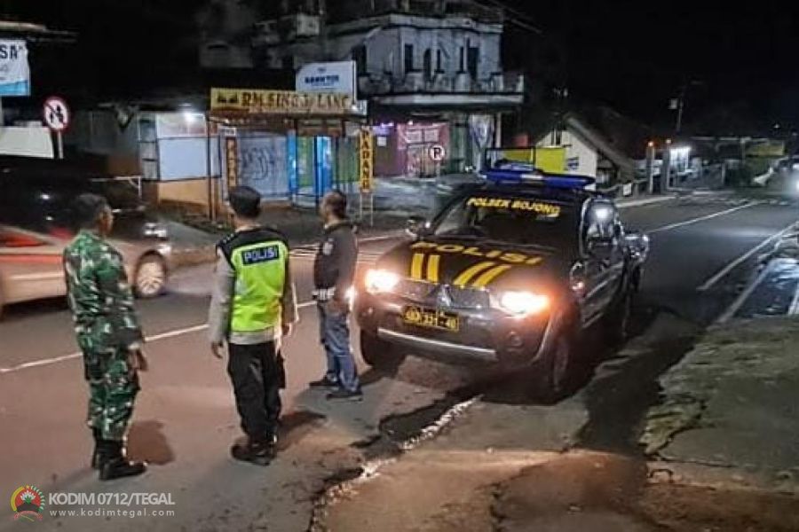 Jaga Kamtibmas Di Wilayah, Babinsa Dan Bhabinkamtibmas Laksanakan Patroli Gabungan