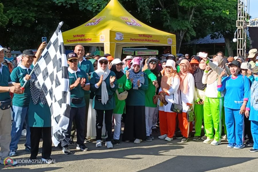 Dandim 0712 Tegal Meriahkan Jalan Sehat Hari Kesehatan Nasional Ke 59 Tahun 2023