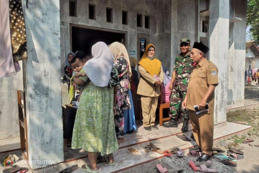 Dukung Program Pemerintah, Babinsa Talang Monitoring Pelaksanaan Posyandu