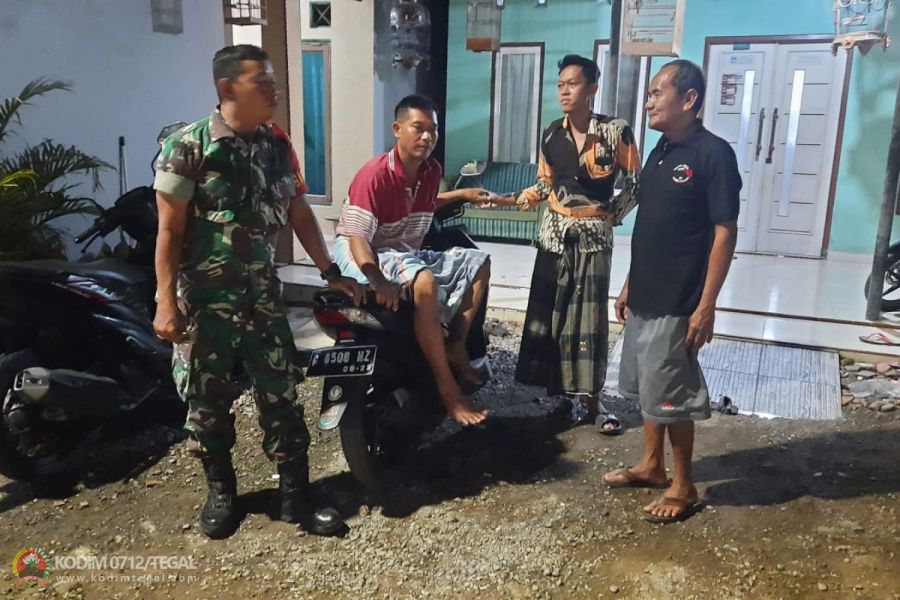 Wujudkan Kemanungalan TNI-Rakyat, Babinsa Tegal Laksanakan Komsos