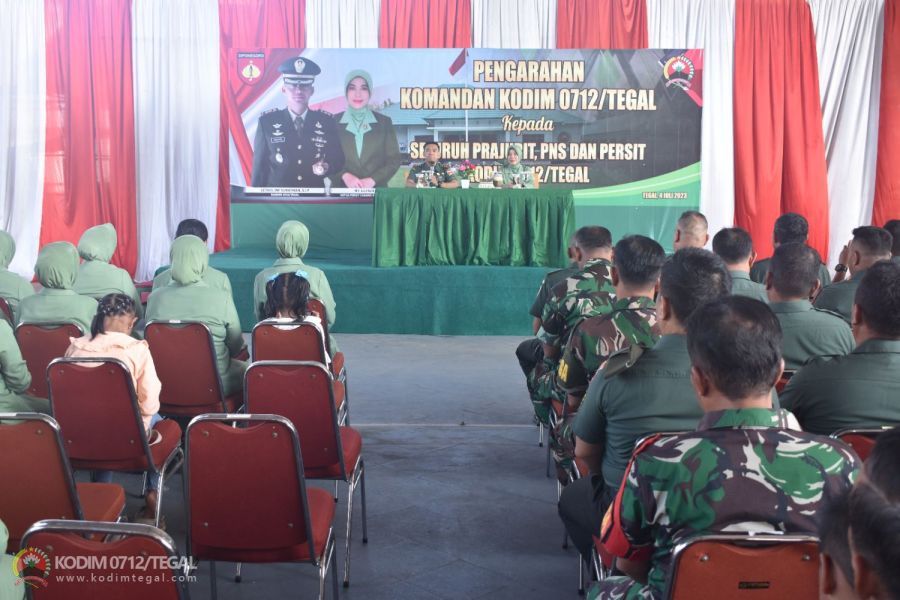 Perkenalan Dengan Anggota Dan Persit, Dandim Tegal Berikan Jam Komandan