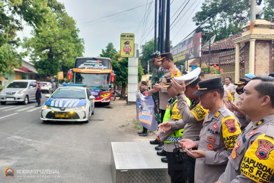 Dandim Tegal Hadiri Pemberangkatan Program Balik Asik Bareng Polres Tegal