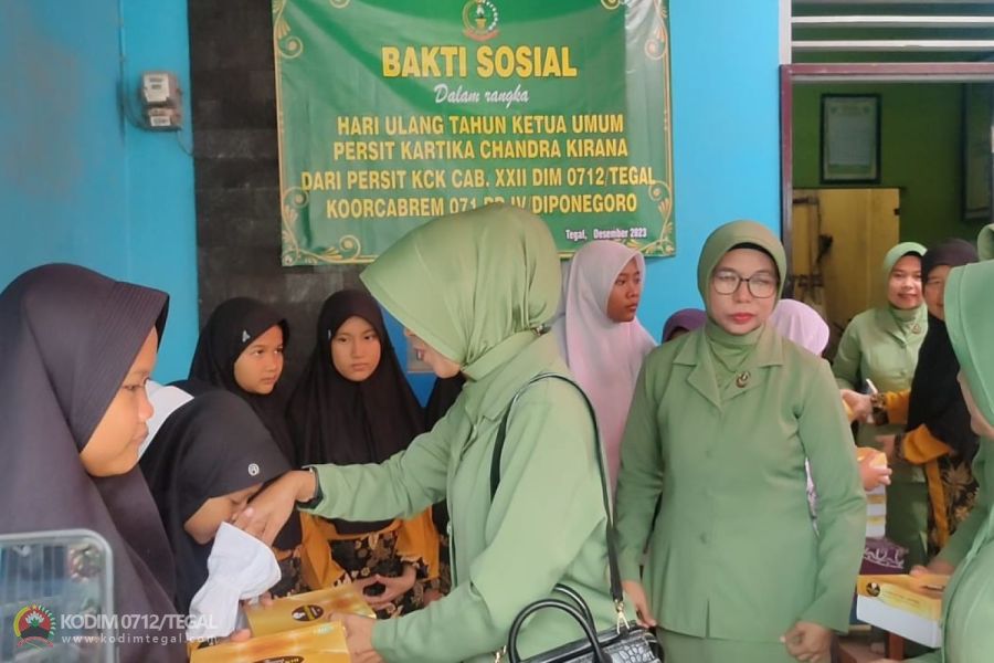 Persit Kodim Tegal Lakukan Baksos Di Hari Ulang Tahun Ketua Umun Persit Kartika Chandra Kirana