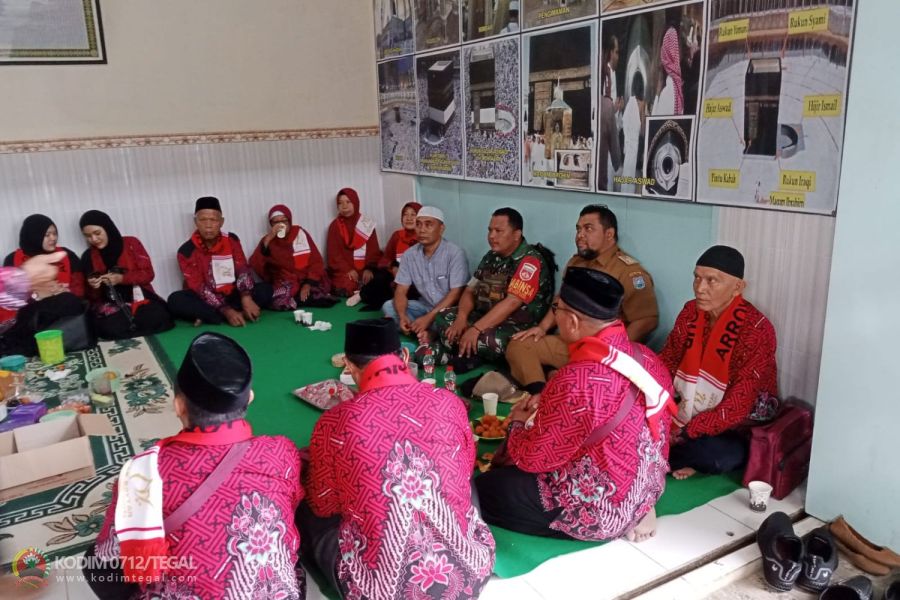 Babinsa Tegal Hadiri Pelepasan Jamaah Umroh