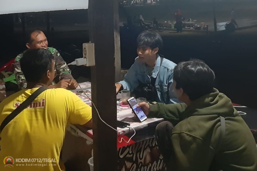 Pedagang Kaki Lima Jadi Motivasi Babinsa Kodim 0712 Tegal