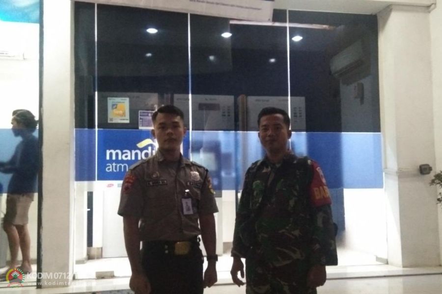 Babinsa Patroli Sambangi Kantor Perbankan, Wujud TNI Hadir di Tengah Masyarakat