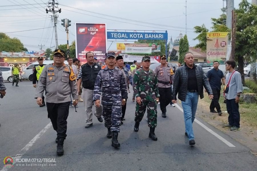 Dandim Tegal Bersama Forkopimda Pantau Pos Pengamanan Nataru 2023