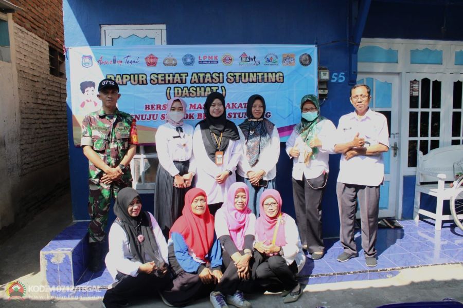 Babinsa Kodim Tegal Dampingi Dashat (Dapur Sehat Atasi Stunting) Di Posyandu Abimanyu Kota Tegal