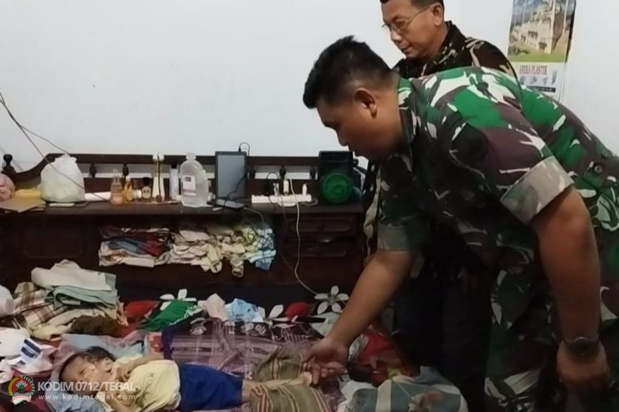 Peduli Stunting, Dandim 0712 Tegal Kunjungi Cintya Rizki Azalia Anak Stunting