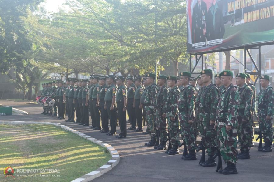 Dandim Tegal Pimpin Upacara Awal Bulan Juli 2023