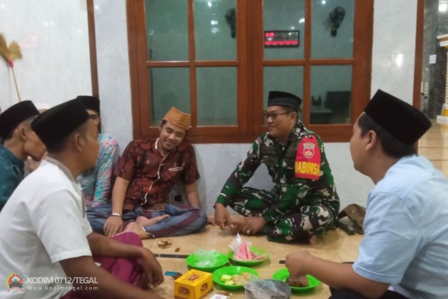 Demi Menjalin Hubungan Baik, Babinsa Kodim Tegal melaksanakan Komsos Dengan Warga Binaan
