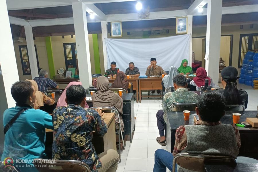 Babinsa Koramil Hadiri Rapat Pengukuhan RT Dan RW Desa Babakan
