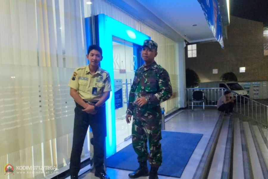 Jaga Kondisi Kamtibmas, Babinsa Talang Patroli Kantor BRI