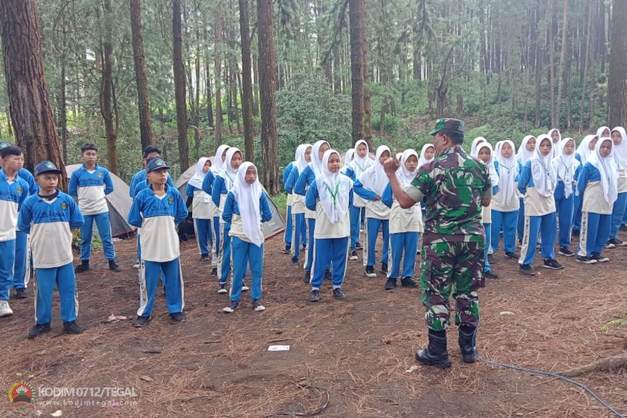 Danramil Bumijawa Berikan Latihan Dasar Kepemimpinan Kepada Siswa MTs Aswaja