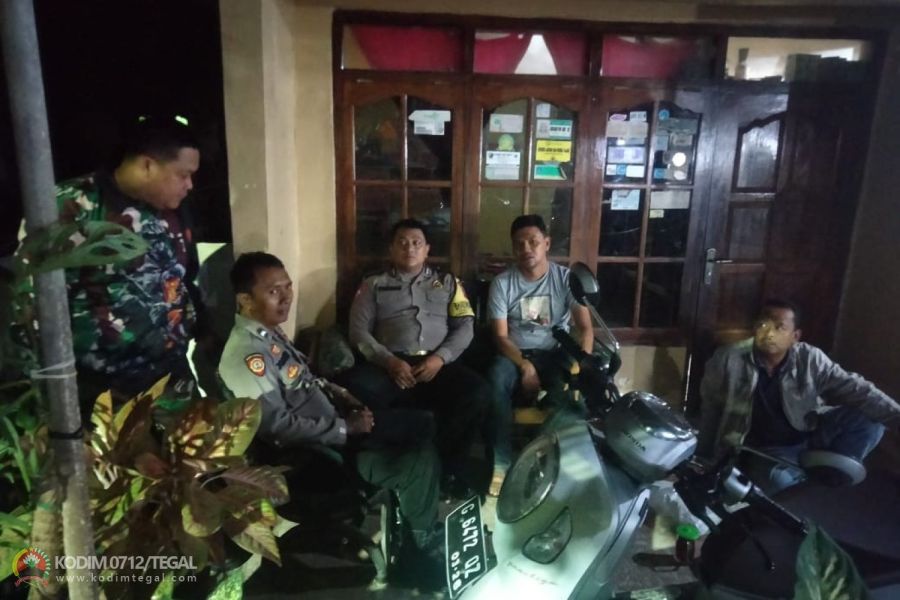 Sinergitas TNI-Polri Sambangi Warga Masyarakat Pererat Tali Silaturahmi