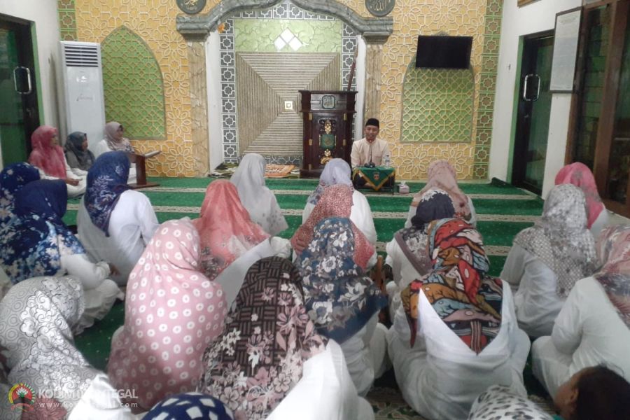 Guna Meningkatkan Iman Dan Takwa, Persit KCK Cab. XXII Dim Tegal Gelar Pengajian