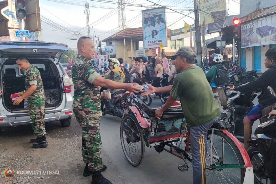 TNI Berbagi Kepedulian Di Hari Jumat Berkah
