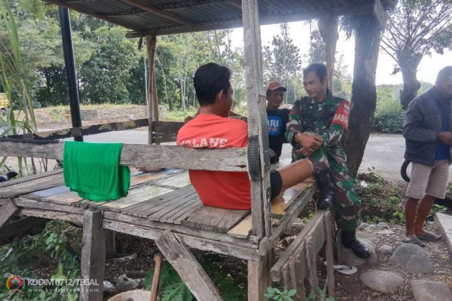 Babinsa Koramil Pagerbarang Laksanakan Komsos Dengan Warga Binaan