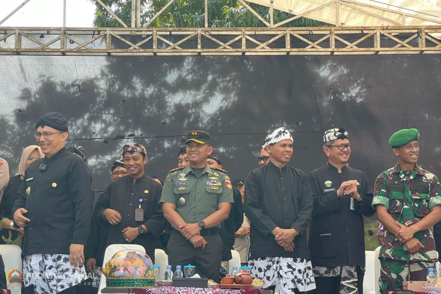 Dandim Tegal Hadiri Acara Kirab Pataka Pusaka Hari Jadi Ke - 423 Kabupaten Tegal Tahun 2024