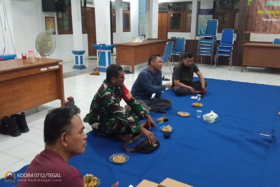 Babinsa Koramil Tegal Selatan Hadiri Rapat Karang Taruna Tunas Jaya