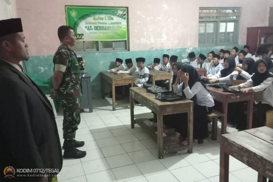 Danramil Bumijawa Berikan Wasbang Kepada Pelajar Madrasah Diniyah Takmiliyah Al � Ikhsaniyah