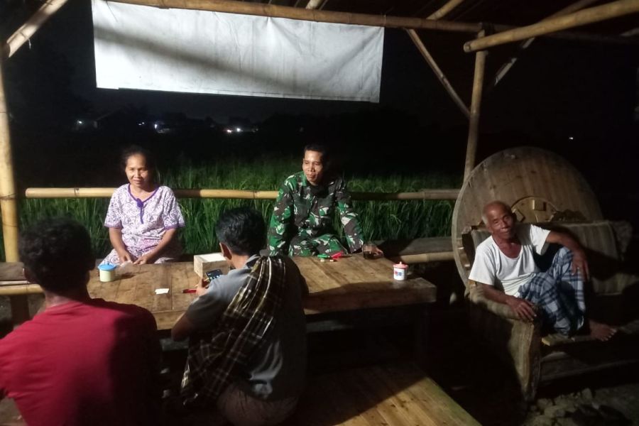 Babinsa Kaligayam Sambangi Pos Kampling Ada Apa