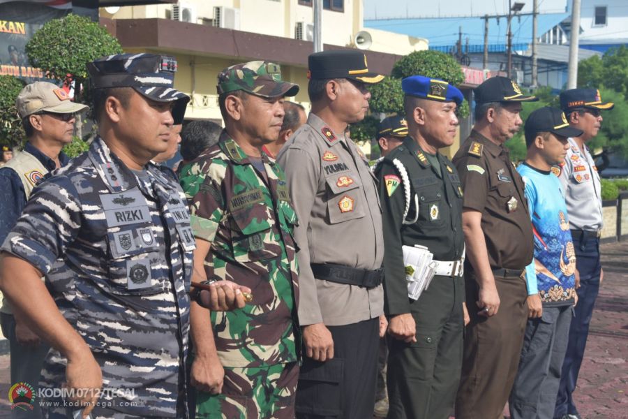 Kepala Staf Kodim 0712/Tegal Hadiri Apel Gelar Pasukan Operasi Lilin 2024