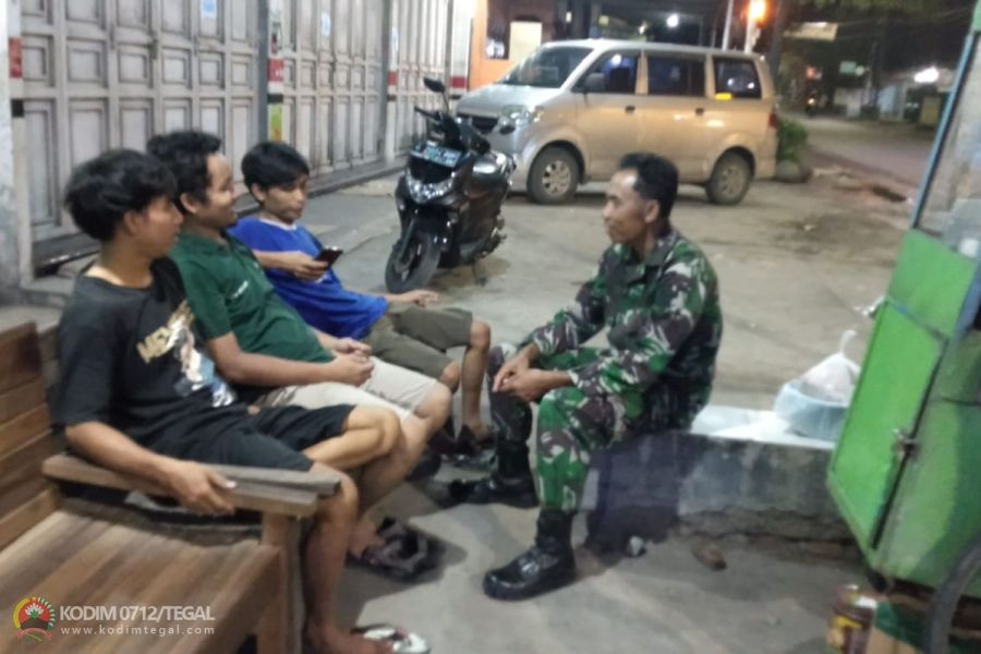 Untuk Mempererat Tali Silaturahmi Babinsa Koramil Tarub Melaksanakan Komsos